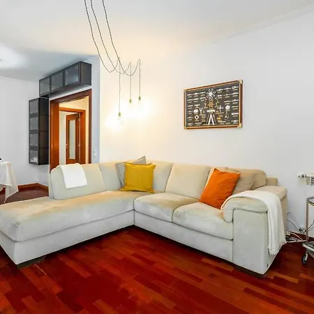 Ocean Front 2bed Luxury W/ Elevator Parking Wi-fi * Matosinhos (Porto)