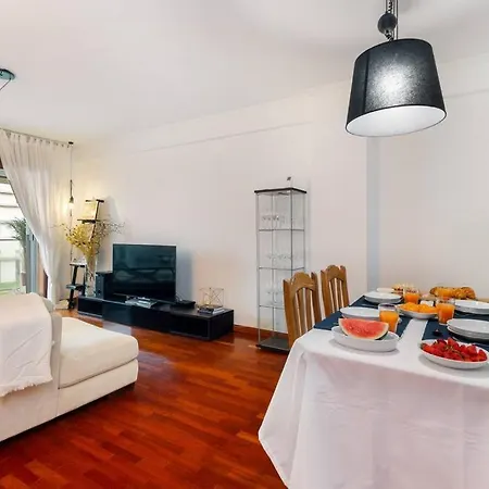 Ocean Front 2bed Luxury W/ Elevator Parking Wi-fi