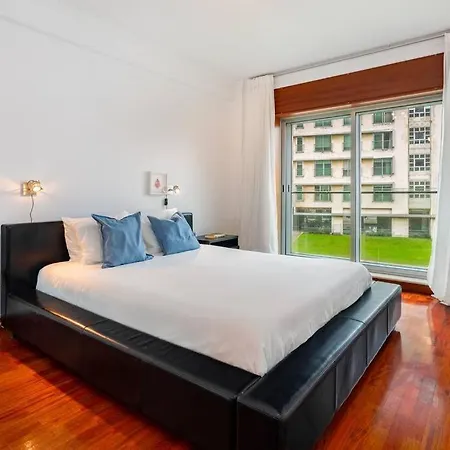 Ocean Front 2bed Luxury W/ Elevator Parking Wi-fi *