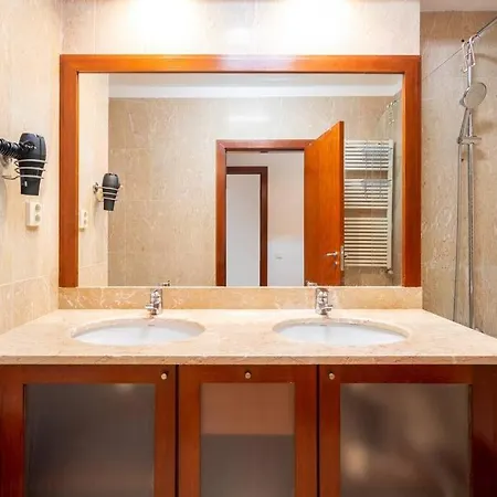 Ocean Front 2bed Luxury W/ Elevator Parking Wi-fi