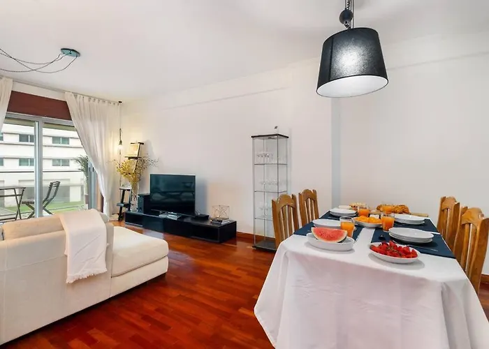 Ocean Front 2bed Luxury W/ Elevator Parking Wi-fi