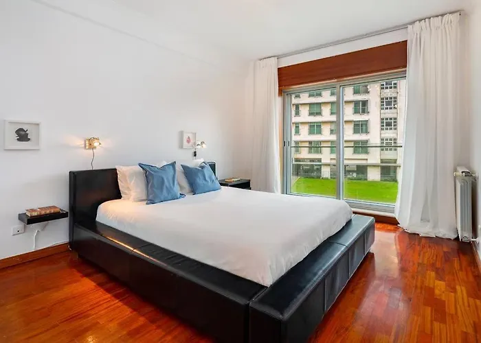 Ocean Front 2bed Luxury W/ Elevator Parking Wi-fi *