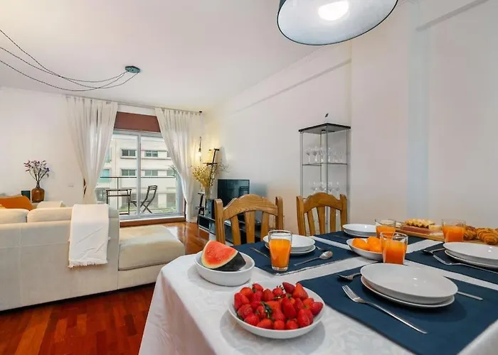 Ocean Front 2bed Luxury W/ Elevator Parking Wi-fi