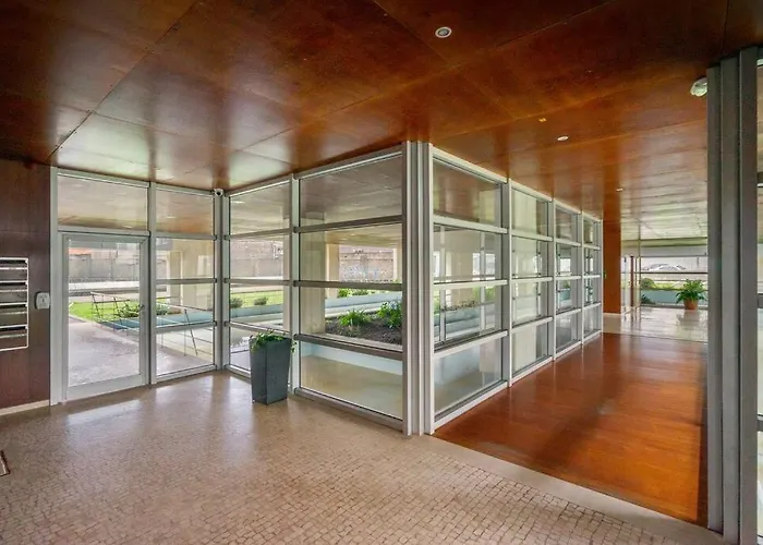 Ocean Front 2bed Luxury W/ Elevator Parking Wi-fi